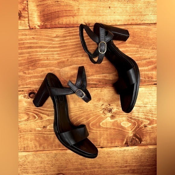 Neosens shoes Black Curved Block Heel Leather Strappy Sandal heeled - Picture 1 of 5